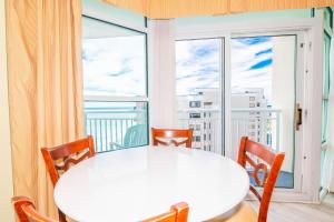 Balkón nebo terasa v ubytování Ocean View Beach Suite w Lazy River