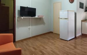 Η κουζίνα ή μικρή κουζίνα στο 1 Bedroom Cozy Apartment In Novigrad +7 φωτογραφίες