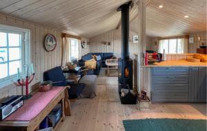 Et opholdsområde på 2 Bedroom Gorgeous Home In Sjusjøen