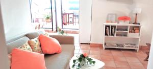 Posezení v ubytování alaia apartamento