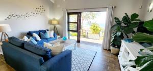 Χώρος καθιστικού στο Blue Bay Cottage - sleeps 2