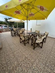 Restaurace v ubytování TRADITIONAL HOUSE IN THE VILLAGE