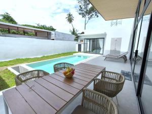 Photo de la galerie de l'établissement 1 King Room and Pool access at Zen Leaf Villa - Fisherman village and Bophut beach - Koh Samui, à Nathon Bay