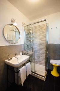A bathroom at Bed à Cala