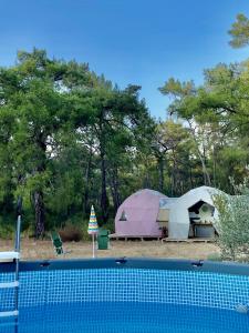 Bazén v ubytování 4 Camp&Restaurant - Adult Only nebo v jeho okolí