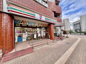 O edifício em que o apartamento se localiza