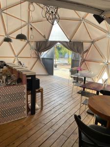 Posezení v ubytování 4 Camp&Restaurant - Adult Only
