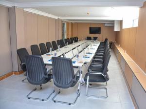 Konferenční prostory v ubytování UNIQUE ROYAL HOTEL AND SUITeS
