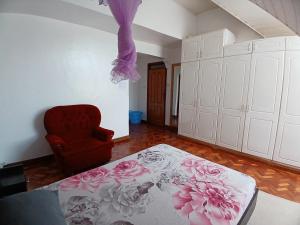 Voodi või voodid majutusasutuse Spacious Ensuite Room Lavington toas
