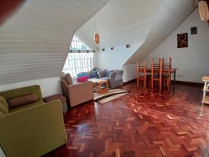 Istumisnurk majutusasutuses Spacious Ensuite Room Lavington