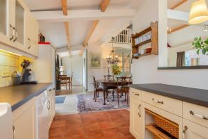 Kuchyň nebo kuchyňský kout v ubytování Hello Zeeland - Vakantiehuis Het Blauwe Hof + 10 fotografií