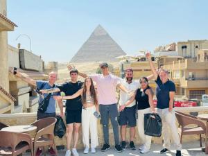 Majutusasutuse Sphinx palace pyramids view inn külastajad