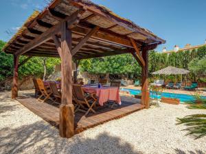 Πισίνα στο ή κοντά στο Masia Palou Alt by Hello Homes Sitges
