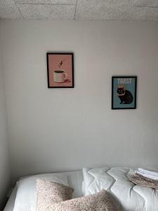 Ένα ή περισσότερα κρεβάτια σε δωμάτιο στο Billund mini hostel room 10 - Tæt på LEGOLAND og LEGO House