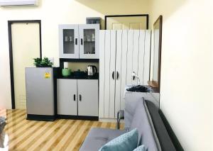 Кухня или мини-кухня в MeeTHan 8 Chiang Mai
 +3 фотографии