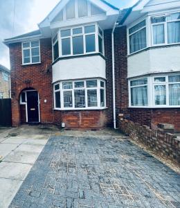 Το κτήριο όπου στεγάζεται  η παραθεριστική κατοικία