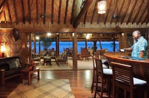 מסעדה או מקום אחר לאכול בו ב-Toberua Island Resort