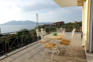 Billede fra billedgalleriet på Villa Christine - Maisonettes with fireplace i Aliveri