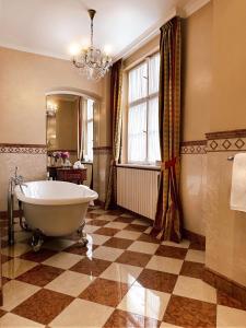 Koupelna v ubytování Alchymist Prague Castle Suites Hotel