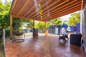 Ban công/sân hiên tại Caribbean Blue Mansion
