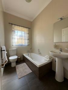 Ένα μπάνιο στο Radiant 2bed Penthouse Mellieha!! By Homely +13 φωτογραφίες