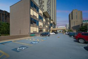 Billede fra billedgalleriet på PP 1802 Modern Corporate 2br, pool, Gym i Harrisburg