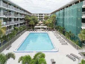 Hồ bơi trong/gần Orlando 1BR Condo with lake view & minutes to Disney