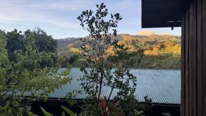 Landskap semula jadi dekat dengan lodge