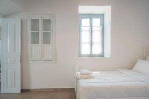 Gallery image of Aglaia's Home in Artemonas +10 photos