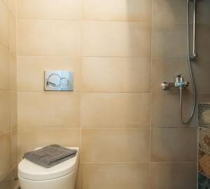 Ένα μπάνιο στο Aglaia's Home +10 φωτογραφίες