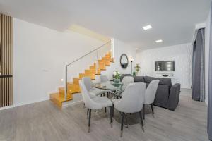 Khu vực ghế ngồi tại JPL Blue Horizon Residential - Casa Horizon A