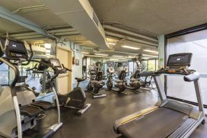 Fitness centrum a/nebo fitness zařízení v ubytování Spacious 2 Bed with Views