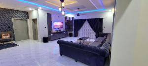 Χώρος καθιστικού στο VELVET VIBES VILLA Near Islamabad Airport