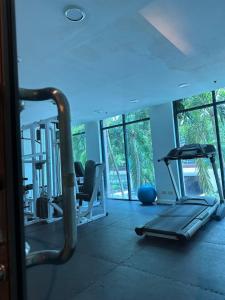 Fitness centrum a/nebo fitness zařízení v ubytování Studio One Condominium, Alabang - Bluu - Fiber Wi-Fi, Netflix-ready