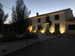 Budova, kde se apartmán nachází + 4 fotografie