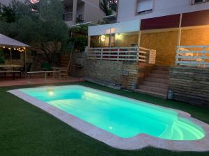 Πισίνα στο ή κοντά στο Luxury HappyHouse