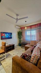 Φωτογραφία από το άλμπουμ του 3 bedroom mombasa CBD with AC στη Μομπάσα