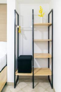 Katil atau katil-katil dalam bilik di Charming and Efficient First Level Family Apt 5 +23 gambar