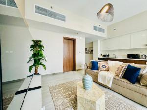 Kuchyň nebo kuchyňský kout v ubytování Venduras - Luxury Studio , Hameni Tower, JVC