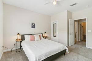 Katil atau katil-katil dalam bilik di Verandas 2325 I Serene Oasis W Modern Convenience +23 gambar