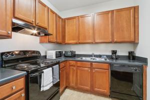 Dapur atau dapur kecil di Verandas 2325 I Serene Oasis W Modern Convenience