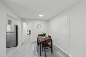 Kuchyň nebo kuchyňský kout v ubytování Pine Brook 1019 I Modern 15br Apartment ! Pool