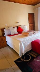 Uma cama ou camas num quarto em Goodlife guest house in klerksdorp