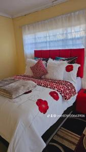 Uma cama ou camas num quarto em Goodlife guest house in klerksdorp