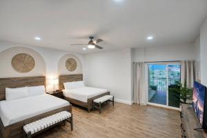 Mountain Vista - 5BR Home with Mountain Views客房内的一张或多张床位
