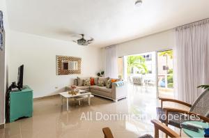 Televisyen dan/atau pusat hiburan di Paradise Condos, Cabarete, by AllDominicanProperties!