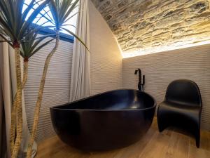 Imagen de la galería de La Bodega de Casa La Esencia, en Aínsa