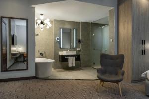 Bilik mandi di Radisson Lagos Ikeja