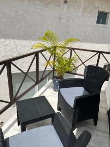 Χώρος καθιστικού στο Superbe condo près de la plage +3 φωτογραφίες