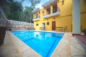The swimming pool at or close to Hotel Jotam